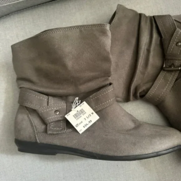 NWT‎ Gray Ankle Boots - Picture 2 of 3